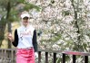 樱花树下挥杆起舞 女子高球精英绽放东方