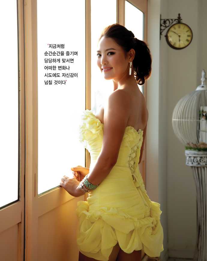 柳箫然开怀大笑瞬间，自然流露的喜悦如春日暖阳般感染人心