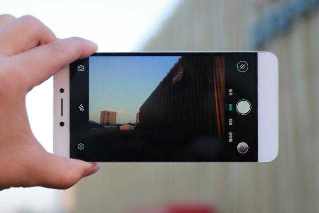 乐1s这台“窒息”神机，到底值不值得掏腰包？老用户掏心窝子唠唠